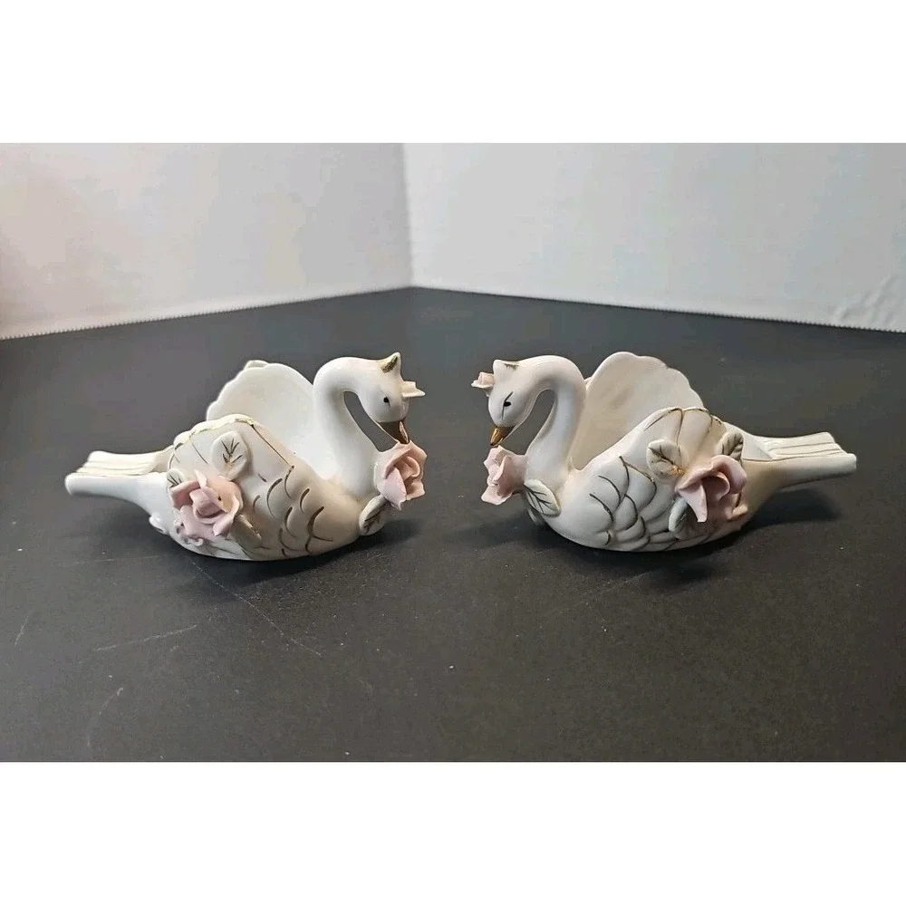 Vintage Swan Trinket Dish Or Personal Ashtrays Made In Japan Set of 2